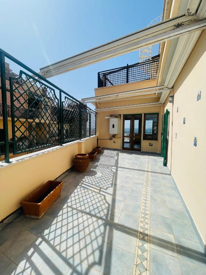 Newhouse Victoria - Sea View Apartment Неттуно Экстерьер фото