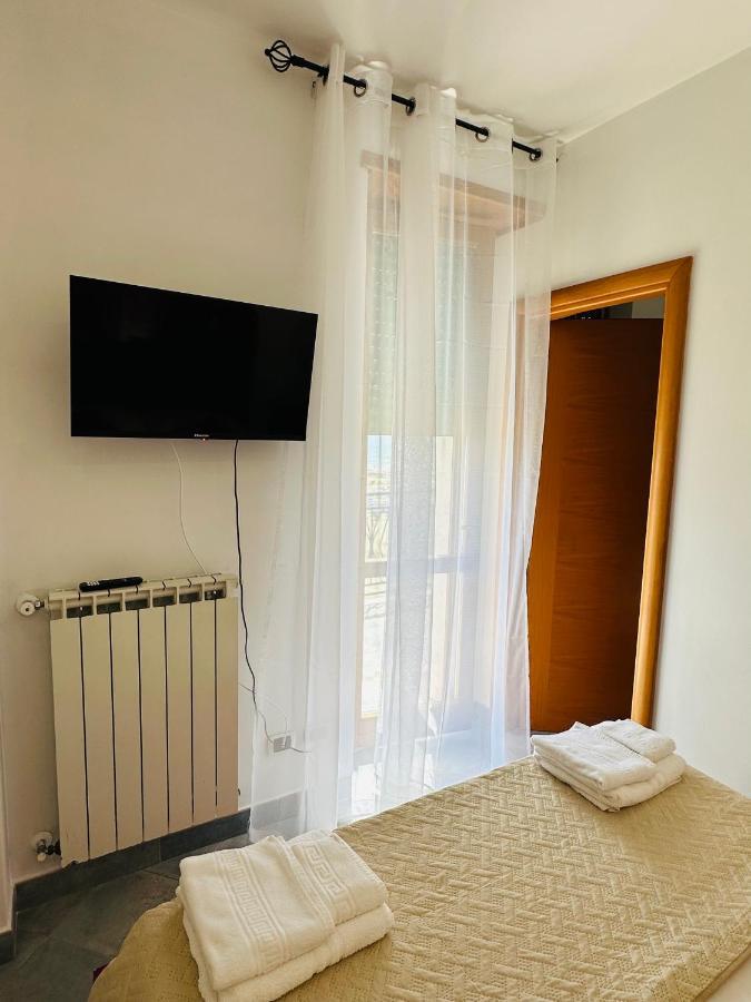 Newhouse Victoria - Sea View Apartment Неттуно Экстерьер фото
